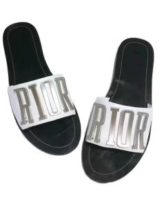 New Letters Metal Buckle Fashion Joker Women's Shoes Wearing Flat-bottomed Beach Slippers.