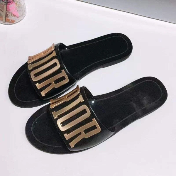 New Letters Metal Buckle Fashion Joker Women's Shoes Wearing Flat-bottomed Beach Slippers. - Image 4