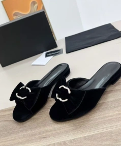 New Designer Luxury Rhinestone Buckle Bow Thick with a Word Drag Joker Not Tired Foot Leisure Outdoor Shopping.