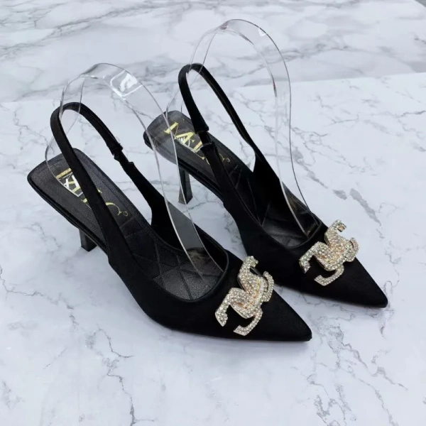 French Fashion Baotou Low-heeled Sandals Summer Commuting Joker Pointed Stiletto Shoes Leisure Work Outdoor Shopping.