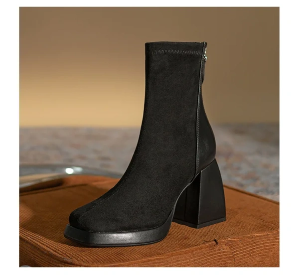 2025 Winter New Sweet Elegant Style Fangtou High-heeled Short Canister Boot Coarse Following Thick Bottom Belt Buckle Short Boot