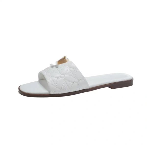 Designer L Word Slipper Women Wear New Flat Shoes in Summer 2025 with Soft Bottom of Female Metal Letters.