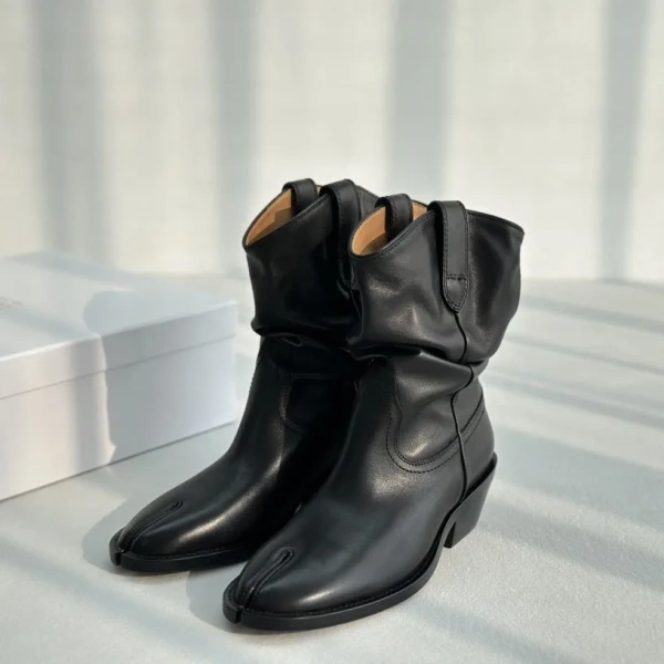 Black Fashionable Real Leather Boot Comfortable Personalized Elegant Soft Warm Thick Heel Split Toe Boot - Image 2