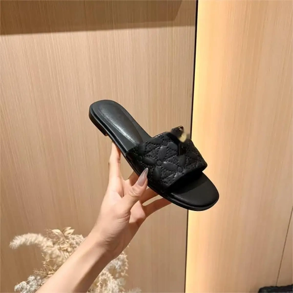 Designer L Word Slipper Women Wear New Flat Shoes in Summer 2025 with Soft Bottom of Female Metal Letters. - Image 3