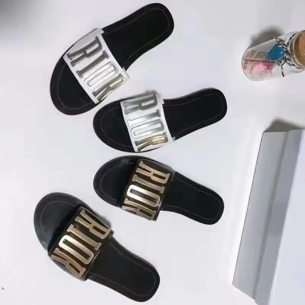New Letters Metal Buckle Fashion Joker Women's Shoes Wearing Flat-bottomed Beach Slippers. - Image 2