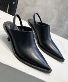 2025 French Pointed HeelClosed Toe Half SlippersCat Heel Flat LeatherBlack Fashion OutwearSandals