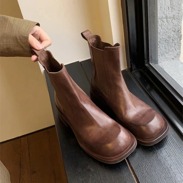 2025 Autumn Winter New Fashionable Retro Head Genuine Leather Coarse Heel Short Boot Soft Comfortable Chelsea Boot Waterproof