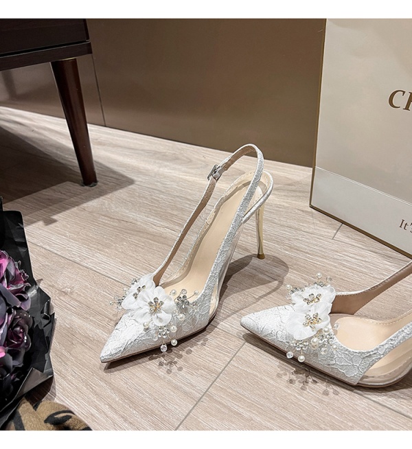 2025 New French White Flower Wedding Shoes for Women, Pointed Stiletto High Heels, Fashionable Baotou Summer Women's Sandals - Image 4
