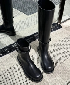 2025 Fashion Retro Round Toe Leather Short Heel Boots Classic Metal Tower Buckle Two Wear Removable Cowboy Boot