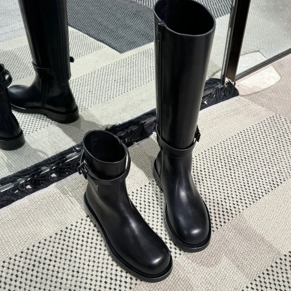 2025 Fashion Retro Round Toe Leather Short Heel Boots Classic Metal Tower Buckle Two Wear Removable Cowboy Boot