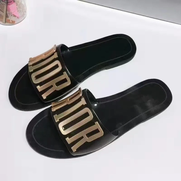 New Letters Metal Buckle Fashion Joker Women's Shoes Wearing Flat-bottomed Beach Slippers. - Image 6