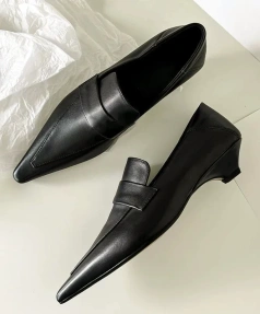 2025 European American Workplace Low Heeled Shoes Are Versatile Advanced Feeling Feeling Commuting Casual Soft Soled Fule Shoes