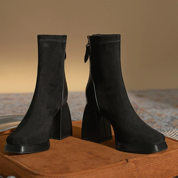 2025 Winter New Sweet Elegant Style Fangtou High-heeled Short Canister Boot Coarse Following Thick Bottom Belt Buckle Short Boot - Image 2