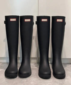 2025 New Fashionable and Sexy Black Leather Thick Soled Boots Are Simple yet Elegant, Anti Slip, Waterproof and Wear-resistant
