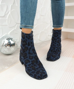 2025 Winter New Unique Fashion Personality Thick Bottom Crude Heeled Women's Short Boot Soft Comfortable Leopard Short Boot
