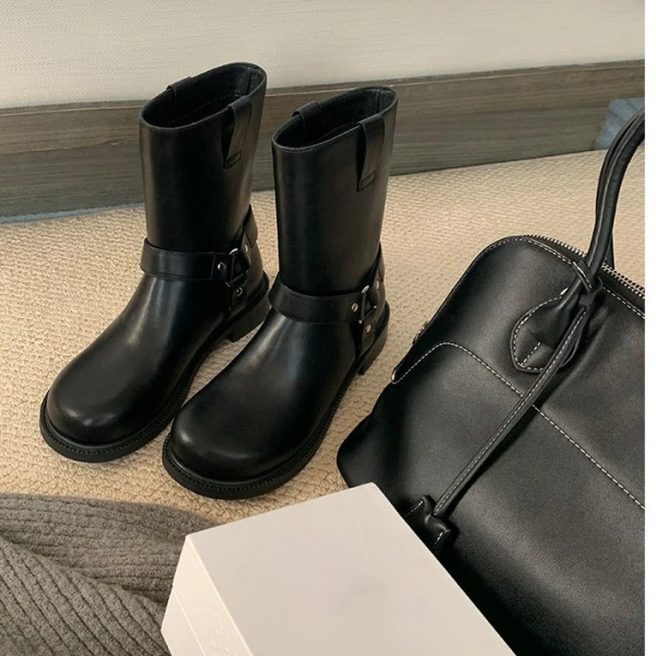 2025 New Fashionable Retro Metal Buckle Flat Bottom Short Boot Soft, Comfortable, Simple, Wide Tube Women's Short Boot