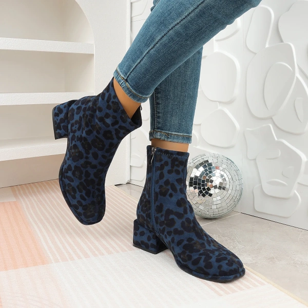 2025 Winter New Unique Fashion Personality Thick Bottom Crude Heeled Women's Short Boot Soft Comfortable Leopard Short Boot - Image 2
