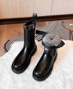 2025 Winter Plush Warm Fashion Simple Leisure Comfortable Breathable Lightweight Fashion Leather Short Boots